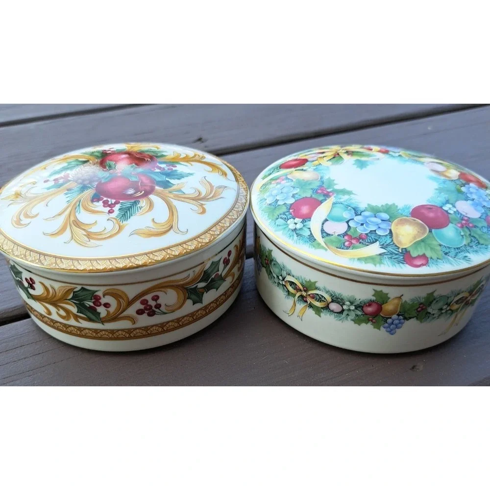 Set Of 2 Mikasa Christmas Decorative Collectable Porcelain Trinket Boxes Japan